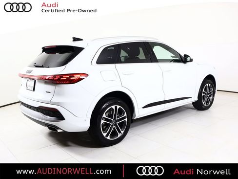 Certified 2025 Audi Q5 Premium w/ Convenience Package AWD/4WD image 18