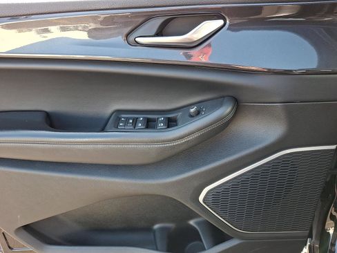 Used 2022 Jeep Grand Cherokee L Laredo image 13