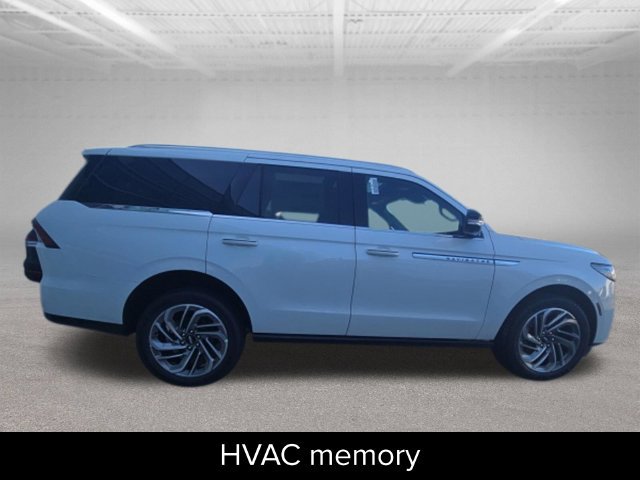 New 2027 Lincoln Navigator Reserve AWD/4WD image 7