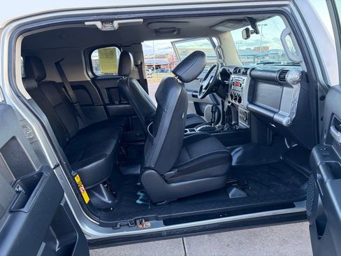 Used 2012 Toyota FJ Cruiser 4WD w/ Convenience Pkg image 20