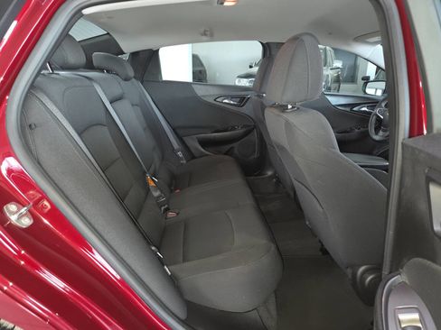 Used 2017 Chevrolet Malibu LT FWD image 23