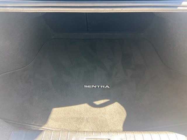 Used 2025 Nissan Sentra SR FWD image 21