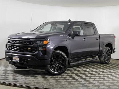 Used 2023 Chevrolet Silverado 1500 Custom AWD/4WD image 2