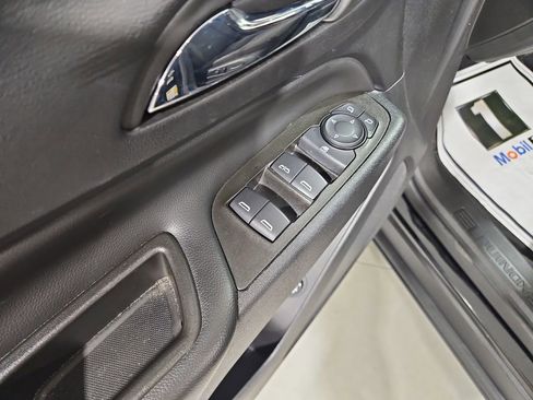 Used 2023 Chevrolet Equinox LT AWD/4WD image 12