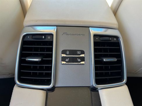 Used 2013 Porsche Panamera image 8
