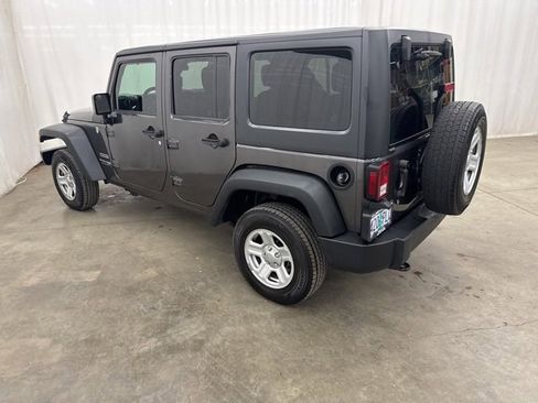 Used 2018 Jeep Wrangler Unlimited Sport w/ Connectivity Group image 25