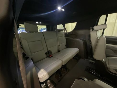Used 2021 GMC Yukon XL SLT w/ Rear Media and Nav Package RWD image 17
