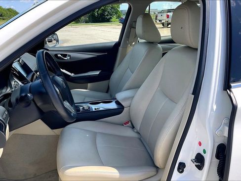 Used 2019 INFINITI Q50 Luxe w/ Essential Package (3.0T Luxe) RWD image 18