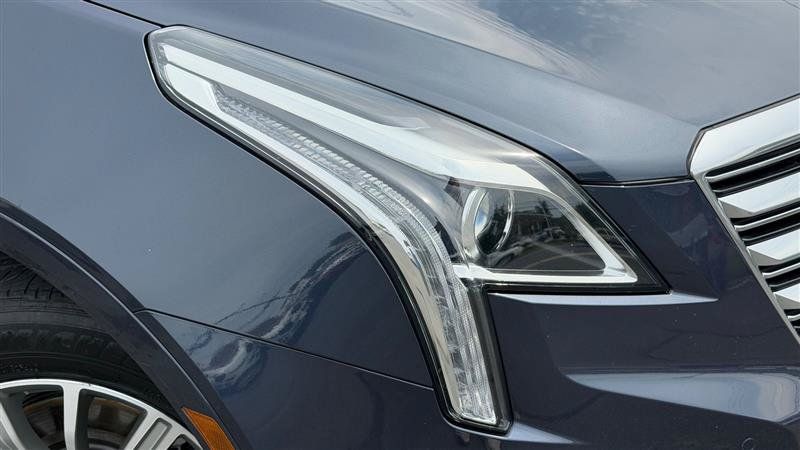 Used 2018 Cadillac XT5 Luxury w/ Driver Awareness Package AWD/4WD image 11