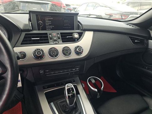 Used 2012 BMW Z4 sDrive35is image 11