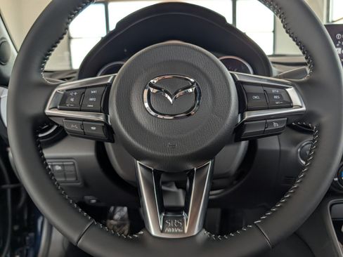 New 2026 MAZDA MX-5 Miata Club w/ Weather Package RWD image 17