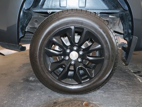 Used 2020 Chevrolet Silverado 1500 Custom w/ Custom Value Package image 30