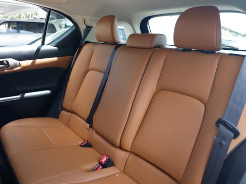 Used 2016 Lexus CT 200h w/ Navigation Package FWD image 12