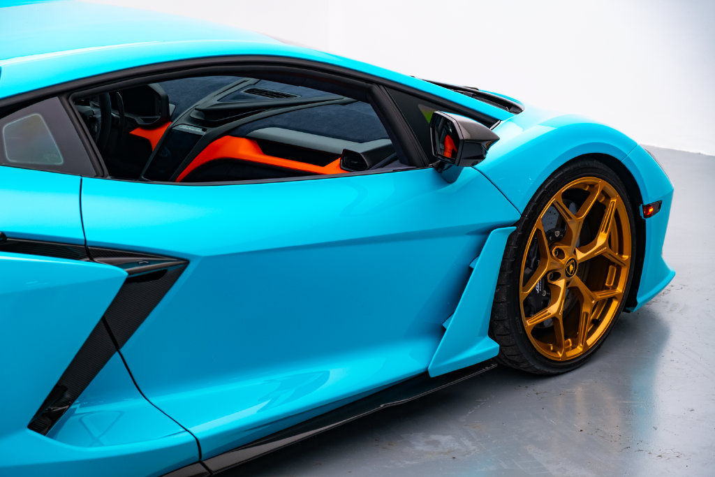 Used 2024 Lamborghini Revuelto AWD/4WD image 19