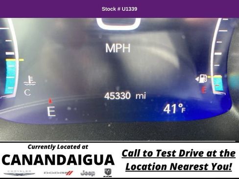 Used 2021 Chrysler Pacifica Touring-L image 18