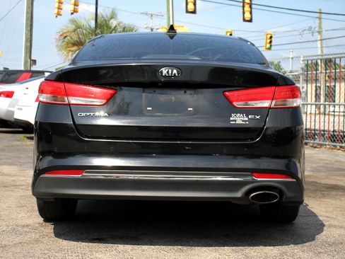 Used 2018 Kia Optima EX image 4