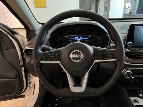 Used 2025 Nissan Altima 2.5 SV image 27