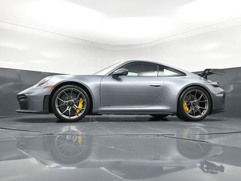 Certified 2026 Porsche 911 GT3 w/ Weissach Package RWD image 21