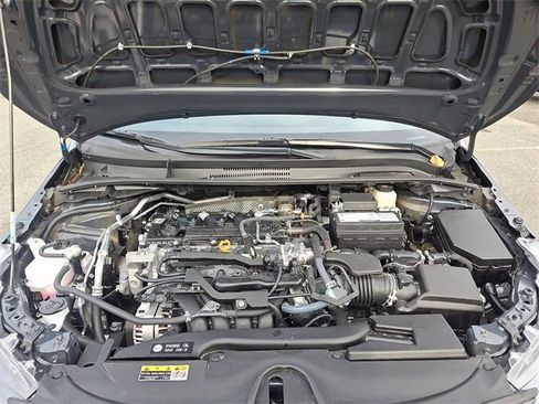 Used 2025 Toyota Corolla LE image 27