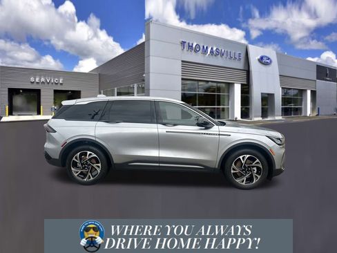 New 2026 Lincoln Nautilus Premier image 2