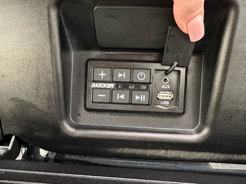 Certified 2025 GMC Sierra 2500 Denali Ultimate AWD/4WD image 14