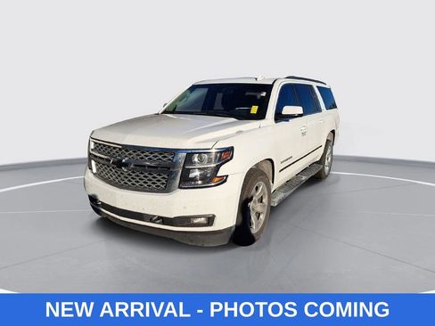 Used 2017 Chevrolet Suburban LT w/ LT Signature Package image 1