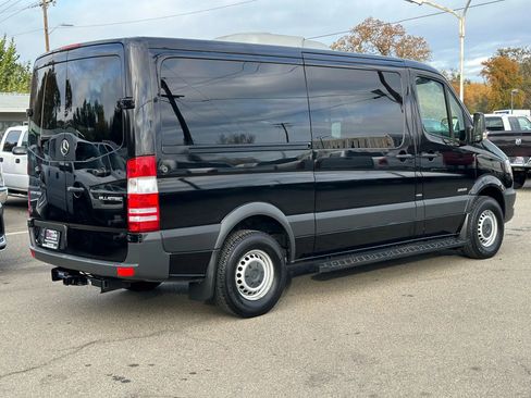 Used 2014 Mercedes-Benz Sprinter 2500 image 4