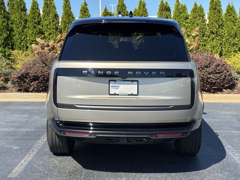 Used 2025 Land Rover Range Rover Long Wheelbase SE AWD/4WD image 7