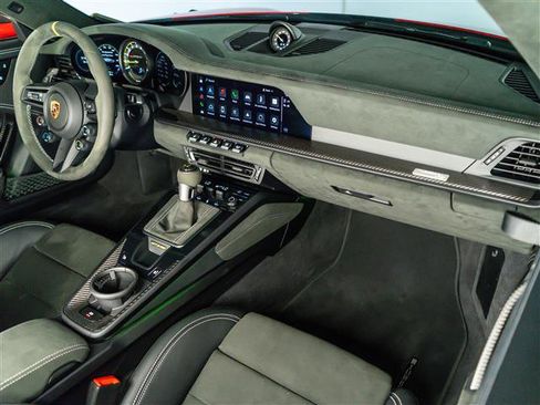 Certified 2025 Porsche 911 GT3 RS RWD image 20