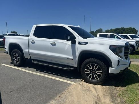 Used 2023 GMC Sierra 1500 AT4 w/ AT4 Premium Package AWD/4WD image 4