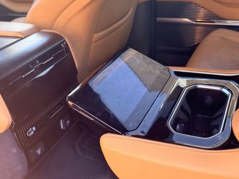 Used 2025 Jeep Grand Wagoneer L Series III w/ Rear Seat Video Group 1 AWD/4WD image 12