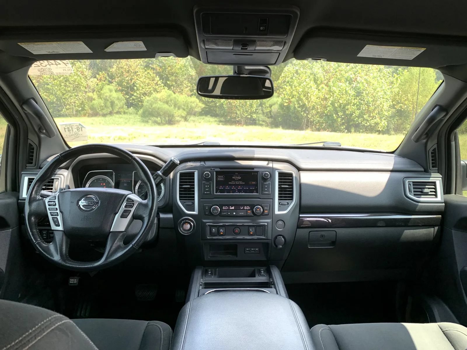 Used 2019 Nissan Titan SV w/ SV Convenience Package RWD image 12