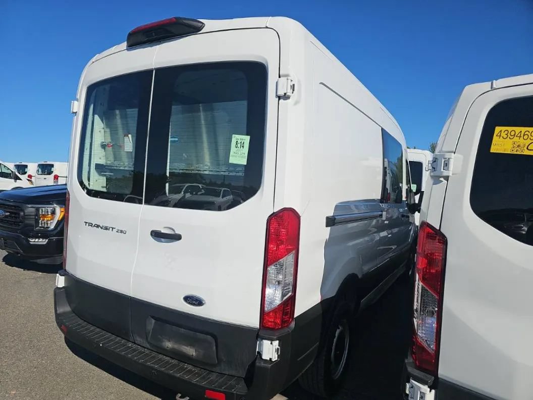Used 2021 Ford Transit 250 Medium Roof RWD image 4