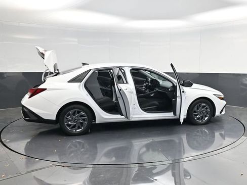 Used 2024 Hyundai Elantra SEL image 57