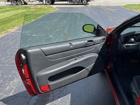 Used 2004 Chrysler Sebring LXi image 30