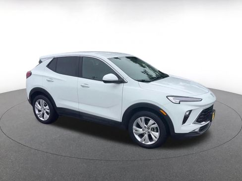 Used 2025 Buick Encore GX Preferred FWD image 2