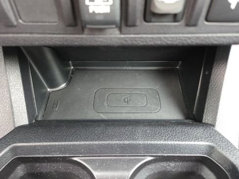 Used 2018 Toyota Tacoma TRD Sport image 15