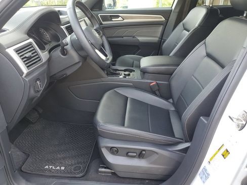 Used 2021 Volkswagen Atlas Cross Sport SE AWD/4WD image 19