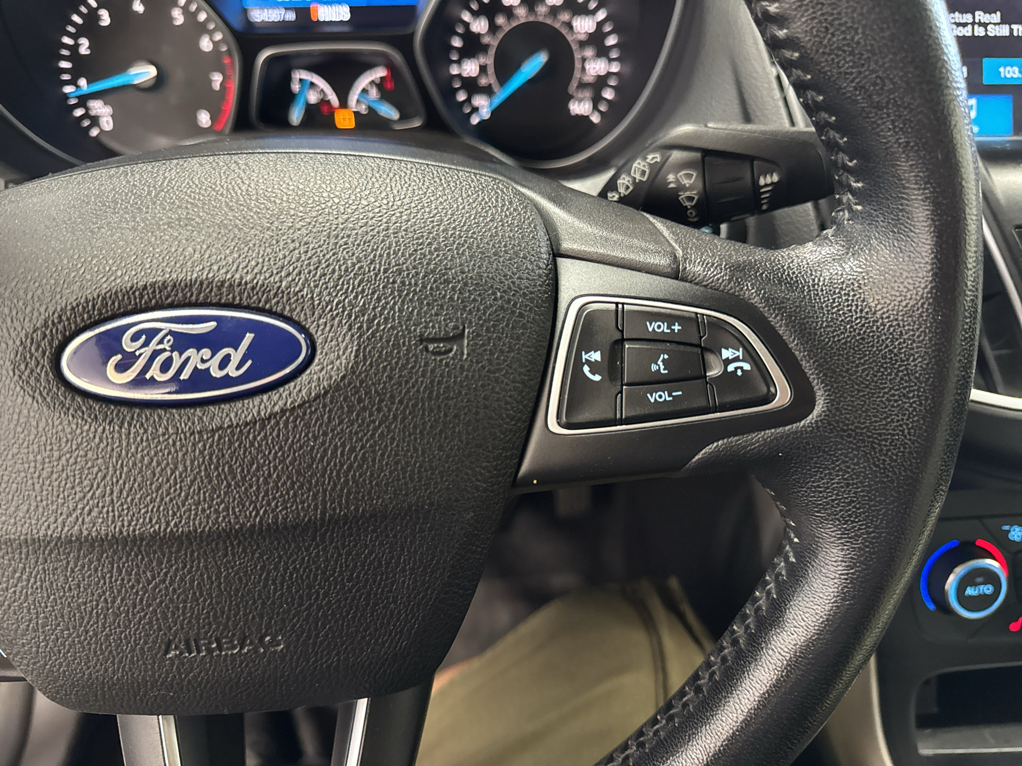 Used 2016 Ford Focus Titanium FWD image 10