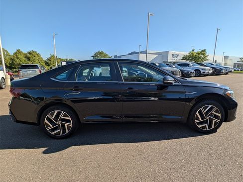 Used 2023 Volkswagen Jetta SEL image 6