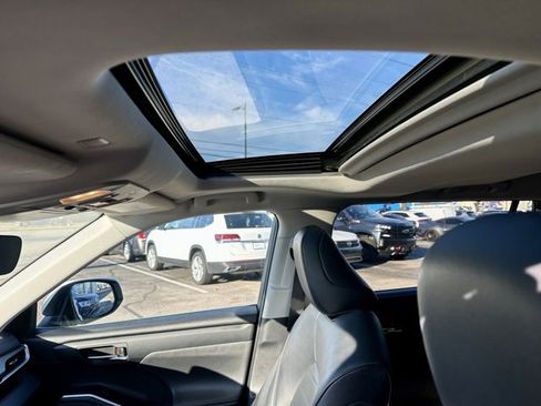 Used 2020 Toyota Highlander XLE image 15