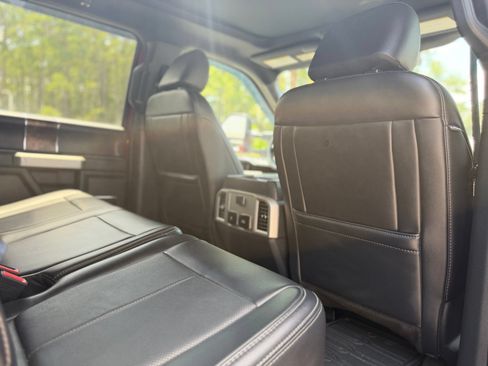 Used 2022 Ford F350 Lariat w/ Black Appearance Package AWD/4WD image 20