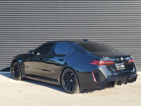 Used 2025 BMW M5 Base w/ Executive Package image 3