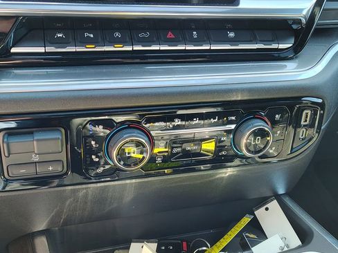 Used 2025 Chevrolet Silverado 1500 High Country AWD/4WD image 21