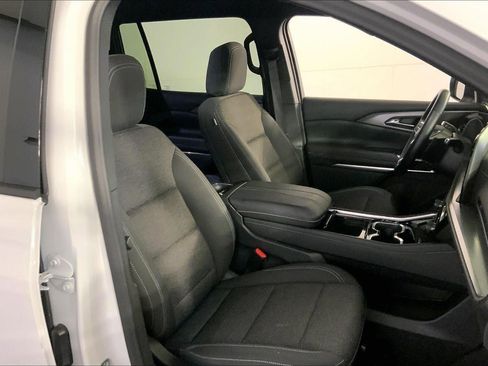 Used 2024 Chevrolet Traverse LT AWD/4WD image 7