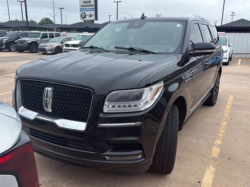 Used 2021 Lincoln Navigator Reserve AWD/4WD image 2