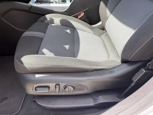 Used 2025 Chevrolet Blazer LT image 29