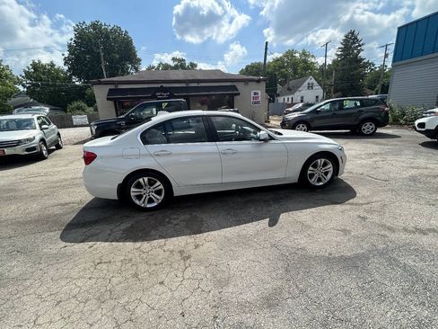 Used 2017 BMW 330i xDrive Sedan AWD/4WD image 13