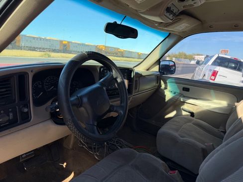 Used 2001 Chevrolet Tahoe LS w/ LS Preferred Equipment Group image 21