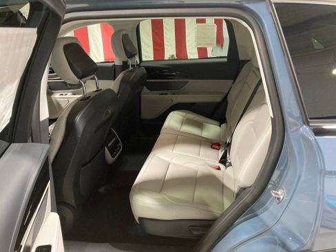 Used 2026 Lincoln Nautilus Premier image 16